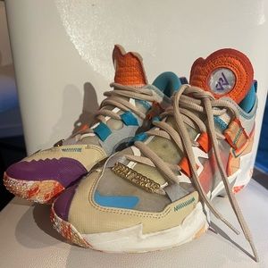 Gently Used Men’s Jordan Basketball Shoes